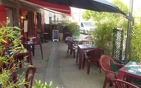 Auberge Du Chateau Hotel